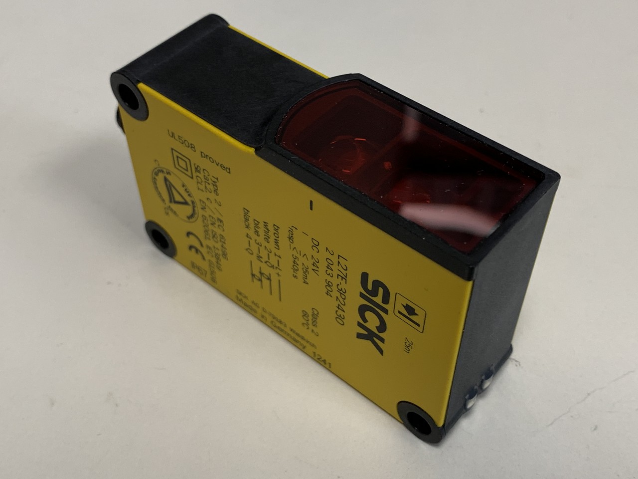 2 043 904 Sick Photoelectric Safety Switch L27E-3P2430